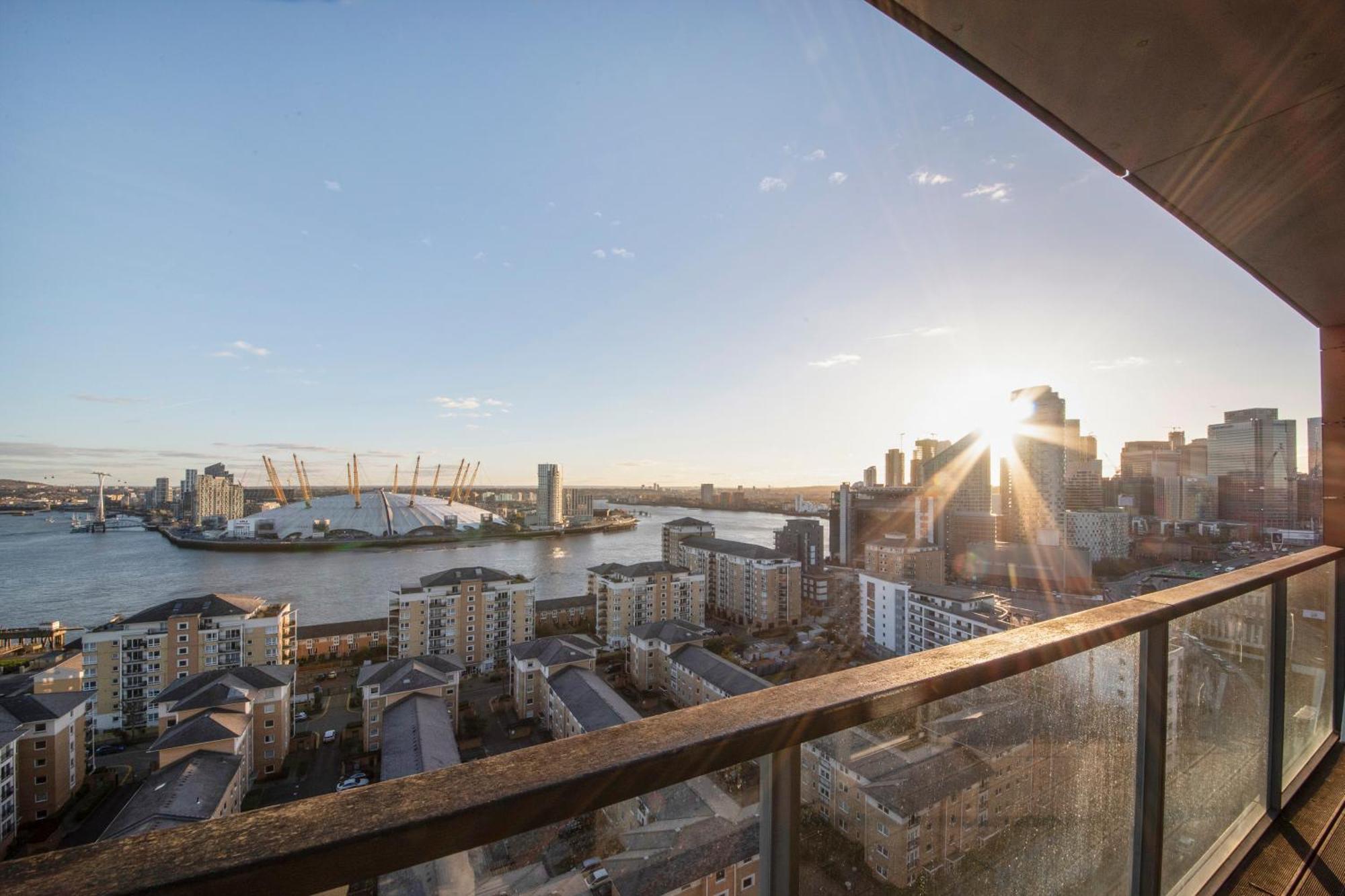 Canary Wharf & O2 London Luaran gambar